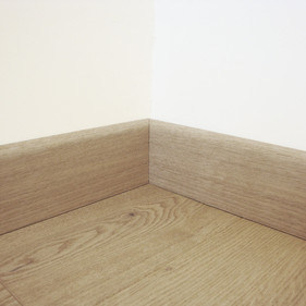 PLINTHE PLAQUEE CHENE BOIS FLOTTE (HUILE BOIS NATUREL) VERNIE 14X80X2200MM - PLINTHE CARRE