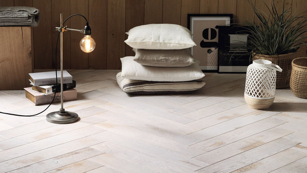 PARQUET BATON ROMPU R+L 139 CHENE ORIGINE SHABI/CHAUX 14MM 4 CHANFREINS DONT 2 VIEILLIS HUILE SUPPORT CP-CO2.22M-SUR CDE