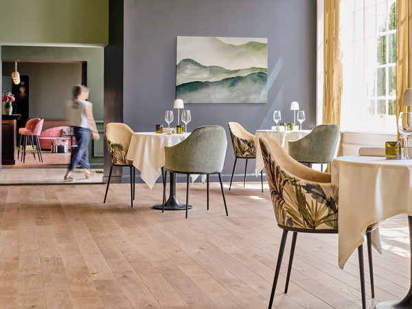 PARQUET DIVA 139 CLIC CHENE AUTHENTIQUE CAFE CREME 14X139MM 4 CHANFREINS - VERNIS GRAND TRAFIC - SUPPORT HDF