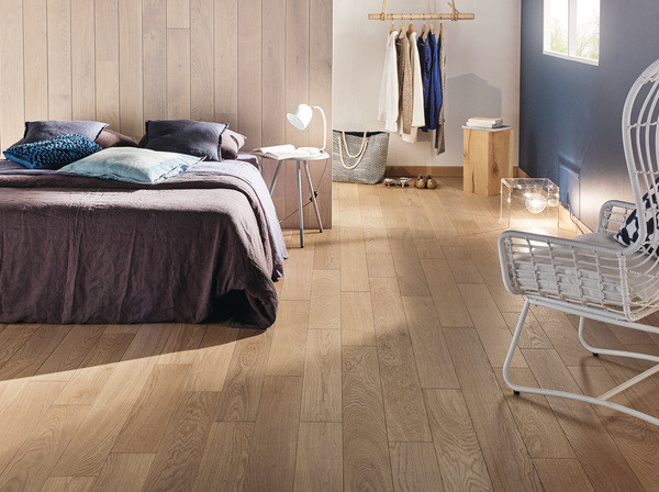 PARQUET DIVA 139 R+L CHENE CLASSIC LINEN 14MM 4 CHANFREINS-VERNIS MAT - SUPPORT CP -COLIS DE 1.39M2 SUR COMMANDE