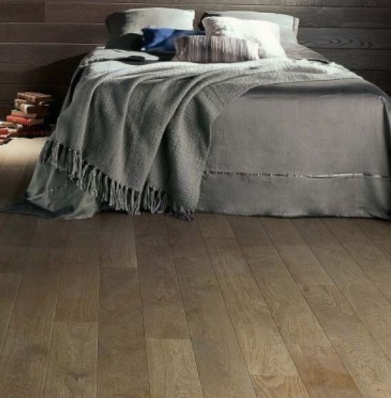 PARQUET DIVA 139 CLIC CHENE ZENITUDE HABANO 12MM 4 CHANFREINS VERNIS MAT SUPPORT HDF - COLIS DE 1.38M2 - SUR COMMANDE