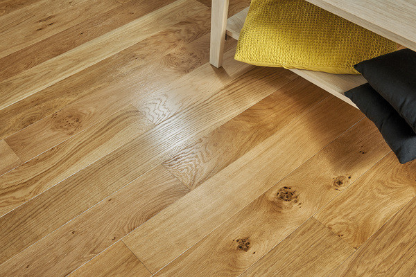 PARQUET MONOLAME 139 CLIC MIX  CHENE OPALE 12X139MM 2 CHANFREINS -VERNIS SATINE- SUPPORT HDF