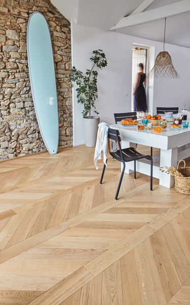 PARQ POINT HONGRIE R+L 139 CHENE AUTHENTIQUE BOIS FLOTTE 14X139MM 4 CHANFREINS - VERNIS MAT - SUPPORT CP