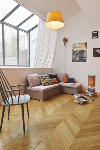 PARQUET POINT HONGRIE R+L CHENE CLASSIC SATINE 14X90MM 4 CHANFREINS - VERNIS SATINE - SUPPORT CP