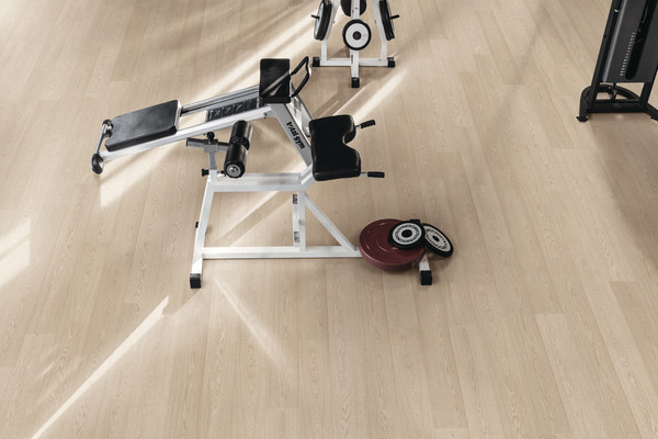 SOL STRATIFIE PERGO NARVIK PRO 4 CHANFREINS 1380X190X9MM L0139-05190 CHENE PREMIER LUMINEUX - COLIS 1.573M2 - S/CDE