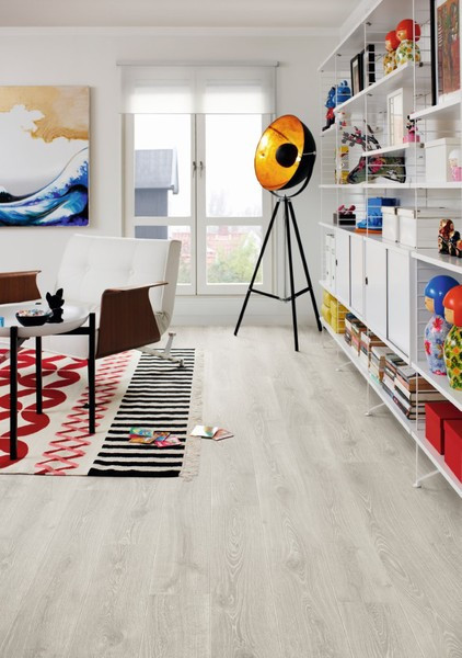 SOL STRATIFIE PERGO VISBY PRO 4 CHANFREINS 1380X190X8MM L0231-03867 CHENE STUDIO - COLIS 1.835M2