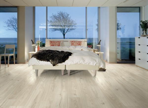 SOL STRATIFIE PERGO DRAMMEN PRO 4 CHANFREINS 1200X190X8MM L0248-05015 CHENE CLAIR OBSCURE - COLIS 1.596M2 - S/CDE