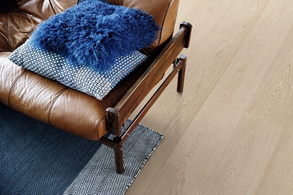 SOL STRARIFIE PERGO ARENDAL 4 CHANFREINS 1380X190X9MM L0339-04291 CHENE SABLE NORDIQUE - COLIS 1.573M2 - S/CDE