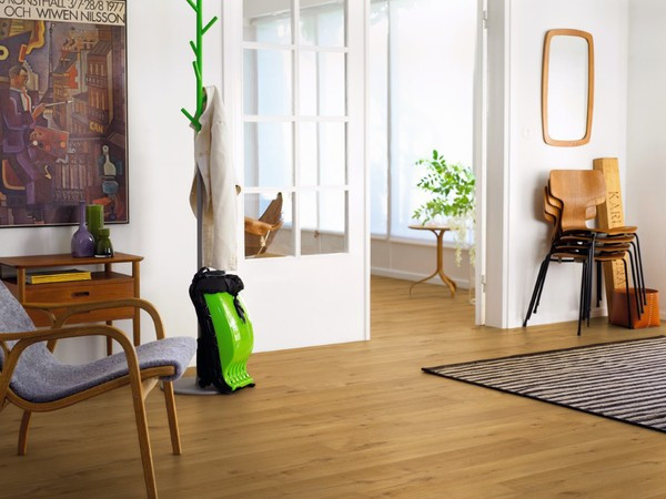 SOL STRATIFIE PERGO VISBY 4 CHANFREINS 1380X190X8MM L0331-03375 CHENE DE VILLAGE - COLIS 1.835M2