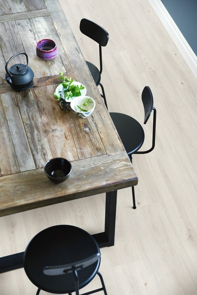 SOL STRATIFIE PERGO STAVANGER 4 CHANFREINS 1380X278.5X8MM L0345-04998 CHENE SEL MARIN - COLIS 2.306M2