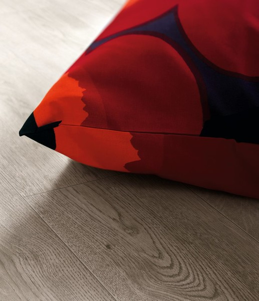 SOL STRATIFIE PERGO ESPOO 4V 4 CHANFREINS 1200X190X7MM L0365-04391 CHENE MARRON DES MONTAGNES - COLIS 1.824M2