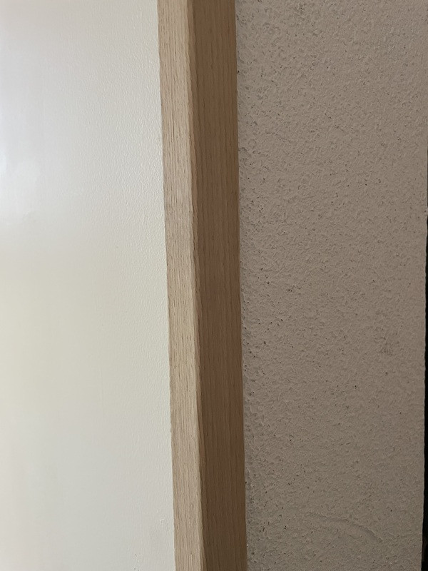 BAGUETTE ANGLE PLAQUEE CHENE BRUT 25X25X2200MM