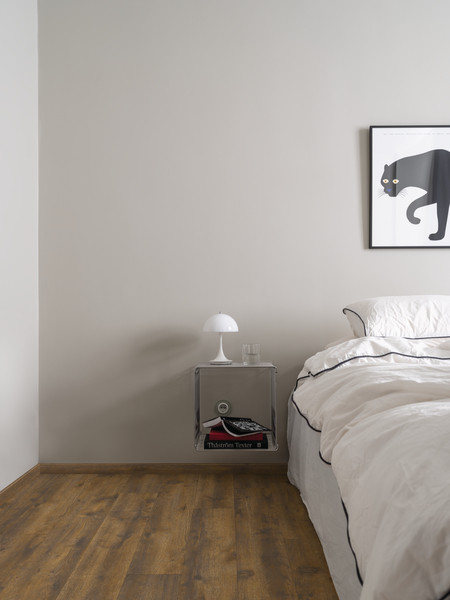 SOL LVT RIGIDE PERGO NAMSEN PRO V4207-40287 1251x189x5MM-CHENE SIECLE FONCE-COLIS 2,837M2.